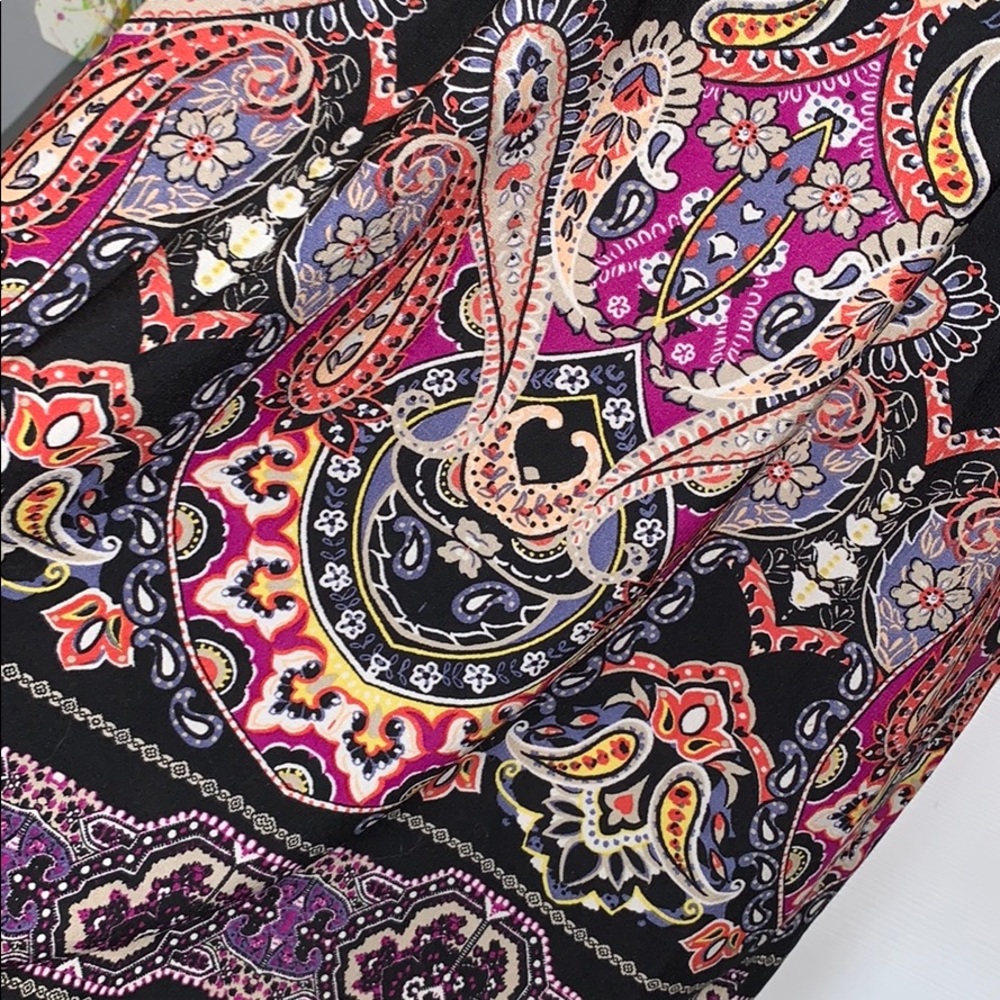 Fun pattern dress - Picture 3 of 7